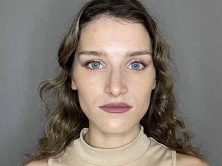 Erotinis vaizdo pokalbis LillyBllack