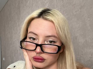 Erotinis vaizdo pokalbis LillyEll