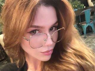 Erotinis vaizdo pokalbis lilyeaston