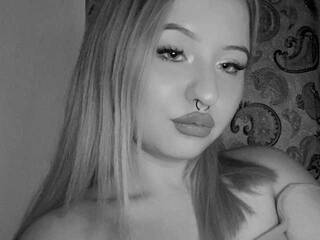 Erotinis vaizdo pokalbis LilyMarks