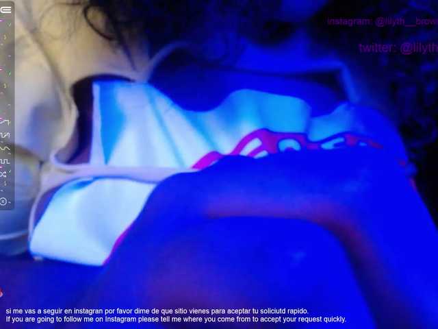 Nuotraukos Lilyth-brown hello welcome to my room, I hope to receive your support and send many tks so that you make me very wet mmm you want to be the owner of my first anal show just send 200,000 tks and you will be the first to have my first anal show 11111 .