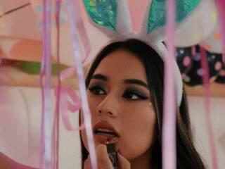 Erotinis vaizdo pokalbis lin-jayani