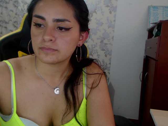 Nuotraukos lina-tay Hi guys make me cum with your tips, if you love me tip 5..55...555..5555 #cum #squirt #young #asian #latina