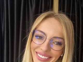 Erotinis vaizdo pokalbis LinaCarter