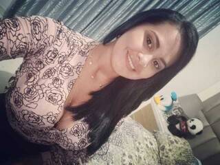 Erotinis vaizdo pokalbis lindawhithe