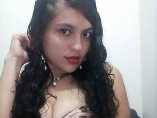 Erotinis vaizdo pokalbis Lindysaray