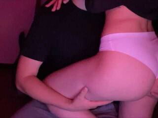 Erotinis vaizdo pokalbis linniks