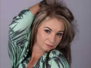 Erotinis vaizdo pokalbis Lionessss