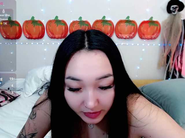 Nuotraukos Lioriio Sweet Asian Hentay Girl looking for a man who can please me ^^ Im sure that i know how to make u cum