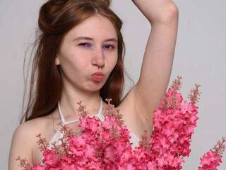 Erotinis vaizdo pokalbis Liramoonn