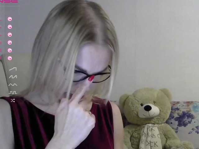 Nuotraukos Lisa1225 Hello everyone!) Subscription 30 current. Camera 30 current. Lichka 30 tok. Dressing rooms by agreement. The rest is group and private. I don’t go as a spy! Guys, I want your activity! Then I will play pranks!)