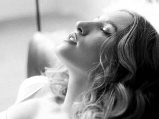 Erotinis vaizdo pokalbis LisaFoxy