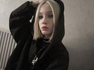 Erotinis vaizdo pokalbis LisaaCutie