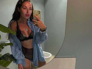 Erotinis vaizdo pokalbis LisaAlbarn