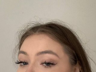 Erotinis vaizdo pokalbis EvisCrown