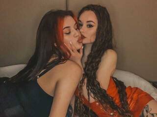 Erotinis vaizdo pokalbis FoxesRedLight