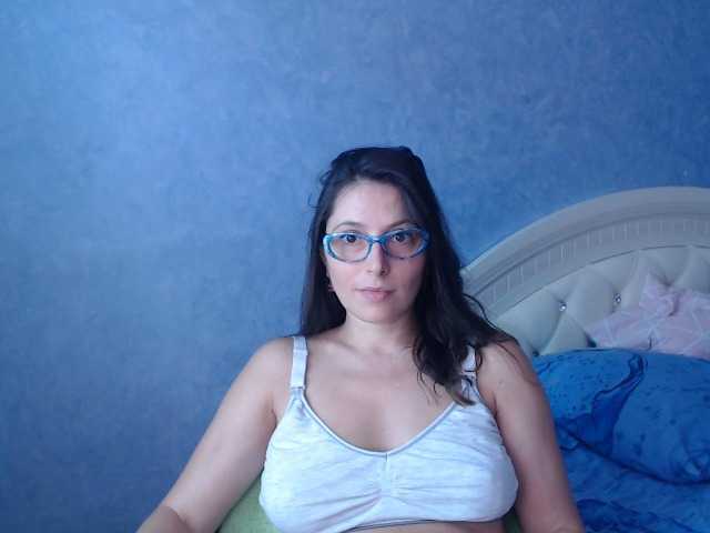 Nuotraukos LisaSweet23 hi boys welcome to my room to chat and for hot body to see naked in private))