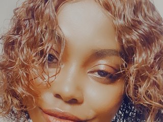 Erotinis vaizdo pokalbis Littledirtyslutty