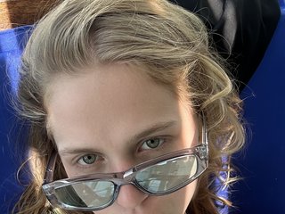 Erotinis vaizdo pokalbis Littlemolly1