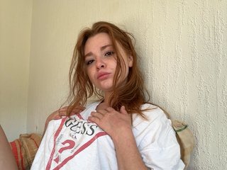 Erotinis vaizdo pokalbis Littleslave1