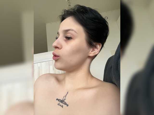 Nuotraukos livy_liluna I want to cum 7 times in a row