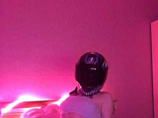 Erotinis vaizdo pokalbis LiyaHell