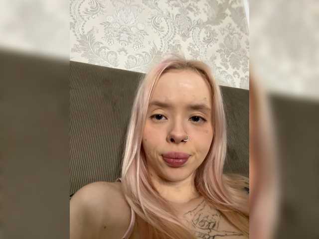 Transliacijos ekrano nuotraukos LolaBunnya