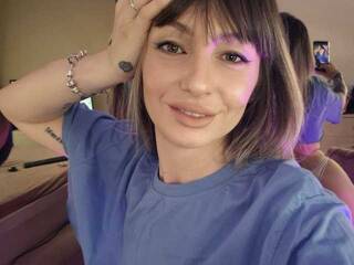 Erotinis vaizdo pokalbis LolaxCute