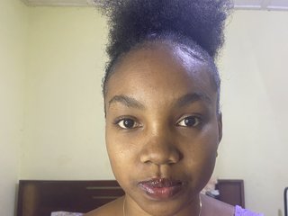 Erotinis vaizdo pokalbis Lora7