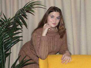 Erotinis vaizdo pokalbis LoraBrie