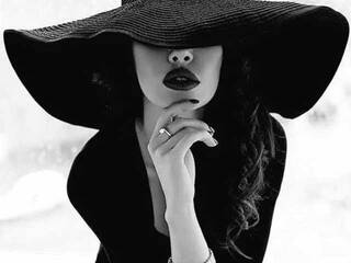 Erotinis vaizdo pokalbis LoV-003