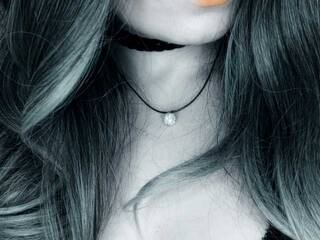 Erotinis vaizdo pokalbis 1Girl-1Fist