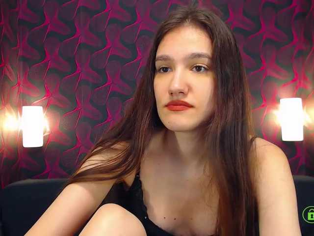 Nuotraukos LovelyLILYA Hey! I'm new here! Let's get the party started! #new #domi #lovense #oil #naked #feet