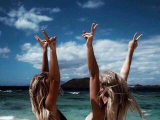 Erotinis vaizdo pokalbis Loviebirds