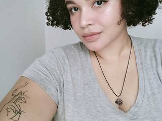 Erotinis vaizdo pokalbis Lucia-Stone71