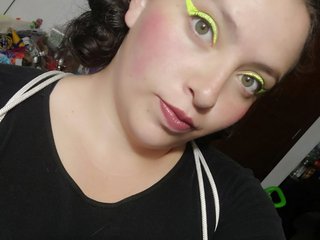 Erotinis vaizdo pokalbis Lucia-Williams