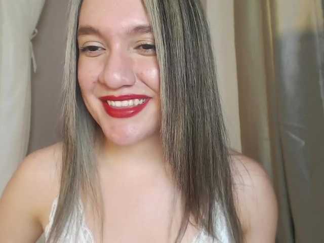 Nuotraukos Luciadallas Red lips, flames and pleasure, i'll be yours, be a gentleman, play with my toys, make vibrate my pussysquirt special show!! @Anal,#teen 22 years old #naughty #with every goal, tease!