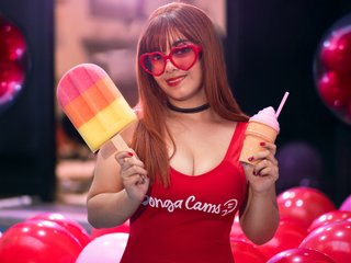 Erotinis vaizdo pokalbis Lucy-Adams
