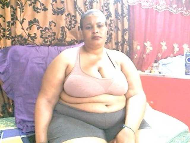 Transliacijos ekrano nuotraukos Lucyivory