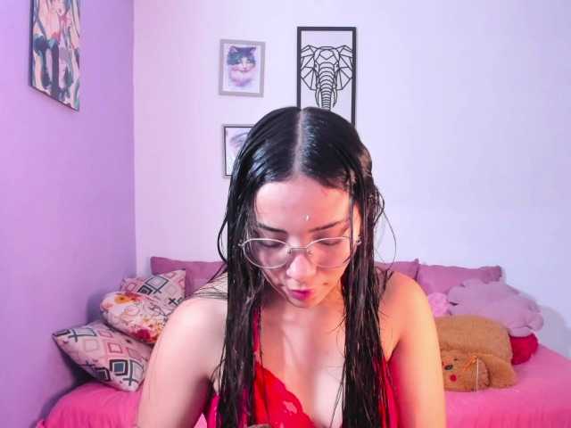 Nuotraukos LucyWill ❤ I m Lucy, shy and charming, a lover of good music, koalas and self-confident men. welcome to my room xoxo ❤ Je suis ici pour rencontrer des gens, me faire des amis et profiter.