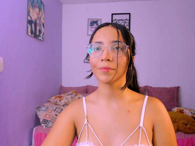 Nuotraukos LucyWill ❤ I m Lucy, shy and charming, a lover of good music, koalas and self-confident men. welcome to my room xoxo ❤ Je suis ici pour rencontrer des gens, me faire des amis et profiter.