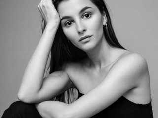 Erotinis vaizdo pokalbis Lunaai