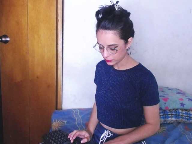 Transliacijos ekrano nuotraukos Madelyne