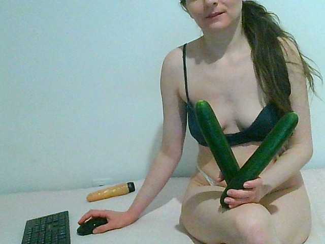 Nuotraukos MagalitaAx go pvt ! i not like free chat!!! all for u in show!! cucumbers will play too