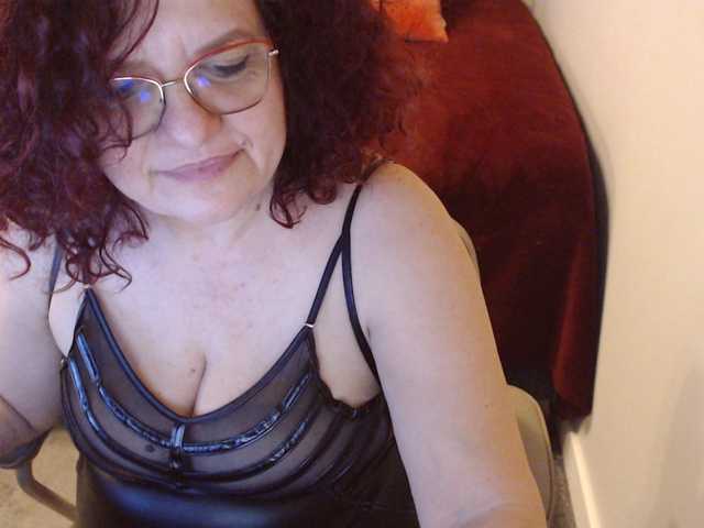 Nuotraukos maggiemilff68 #mistress #mommy #roleplay #squirt #cei #joi #sph - every flash 50 tok - masturbate and multisquirt 450- one tip