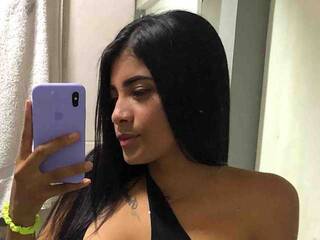 Erotinis vaizdo pokalbis MagucitaHot