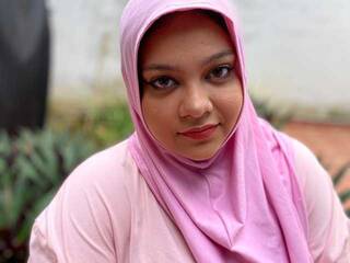 Erotinis vaizdo pokalbis Maissanabila