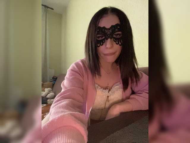 Nuotraukos TwE_cherries topic: Hello there) For tokens in private messages, I can only say thank you, tokens only in the general chat) Lovens lvl: 2, 10, 30, 60, 100, 200, 300, 555 ) I do not remove the mask even in private, only beautiful eyes)