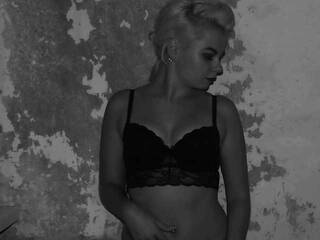 Erotinis vaizdo pokalbis malinka18