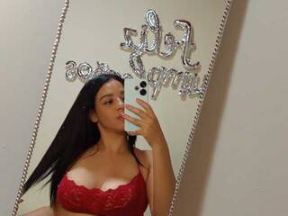 Erotinis vaizdo pokalbis Melody-Nahomi